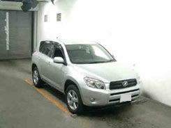 TOYOTA　RAV4　５D ４WD