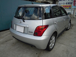 TOYOTA IST